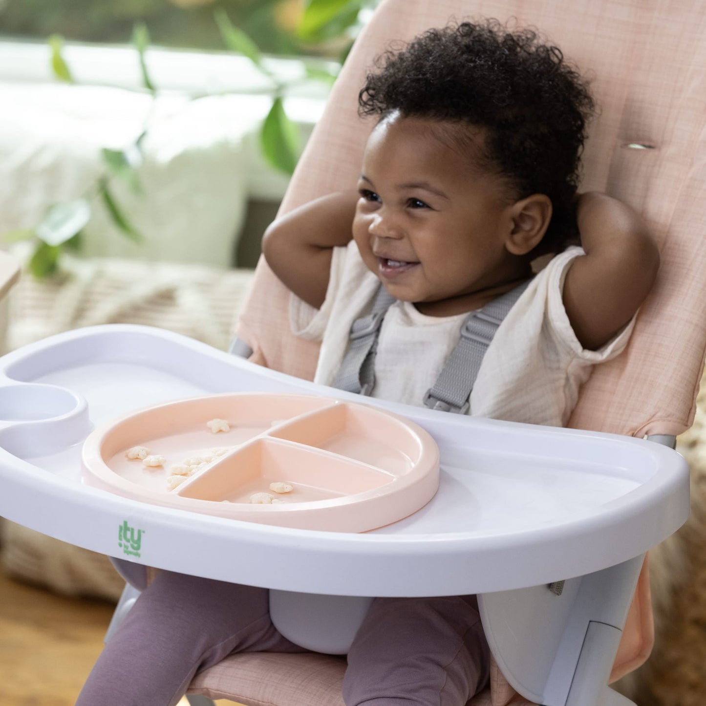 Ity by Sun Valley Compact Folding High Chair - for Ages 6 Months and Up, Unisex - Pink