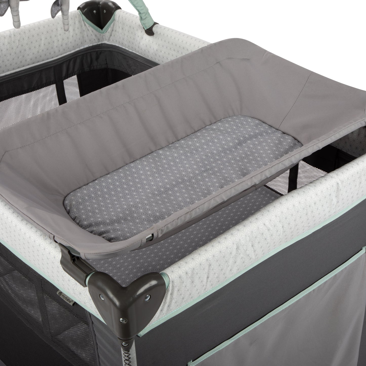 Willow Rocking Baby Play Yard with Full Size Bassinet, Stardust